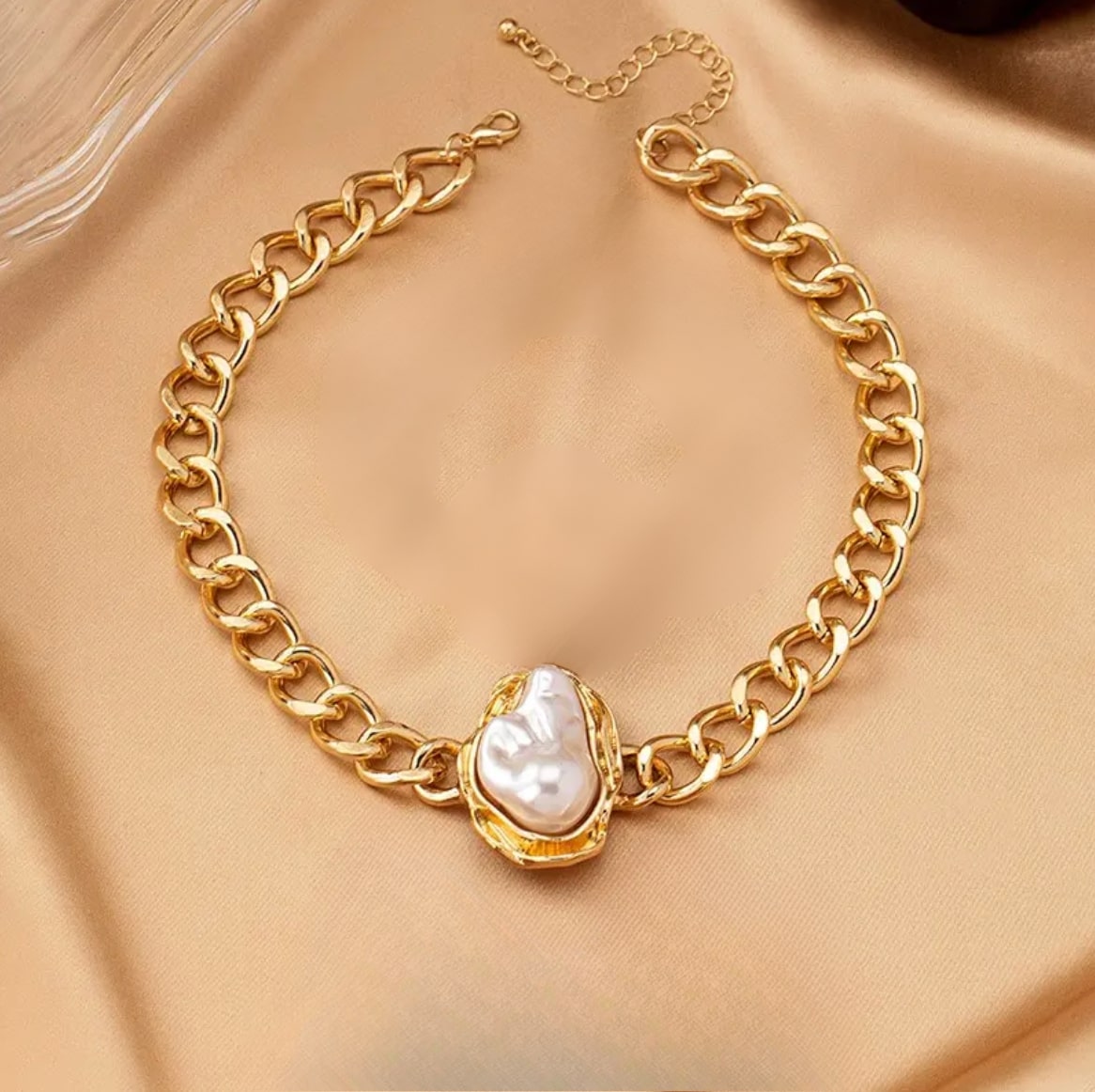 Glided Pearl Chain Necklace