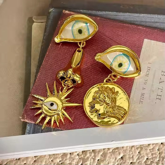 Cosmic Gaze Mismatch Earrings