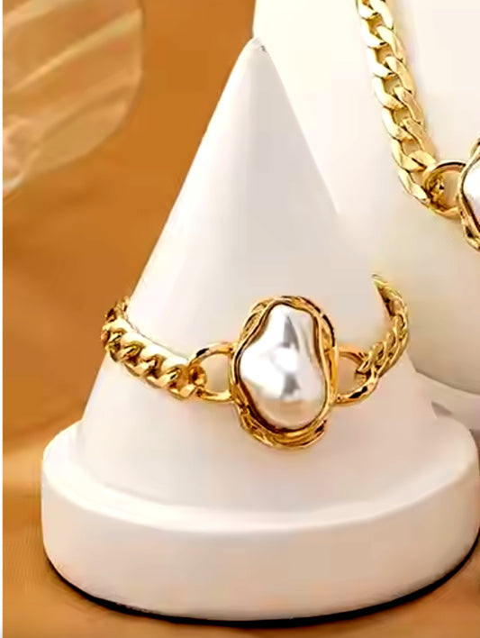 Glided Pearl Link Bracelet